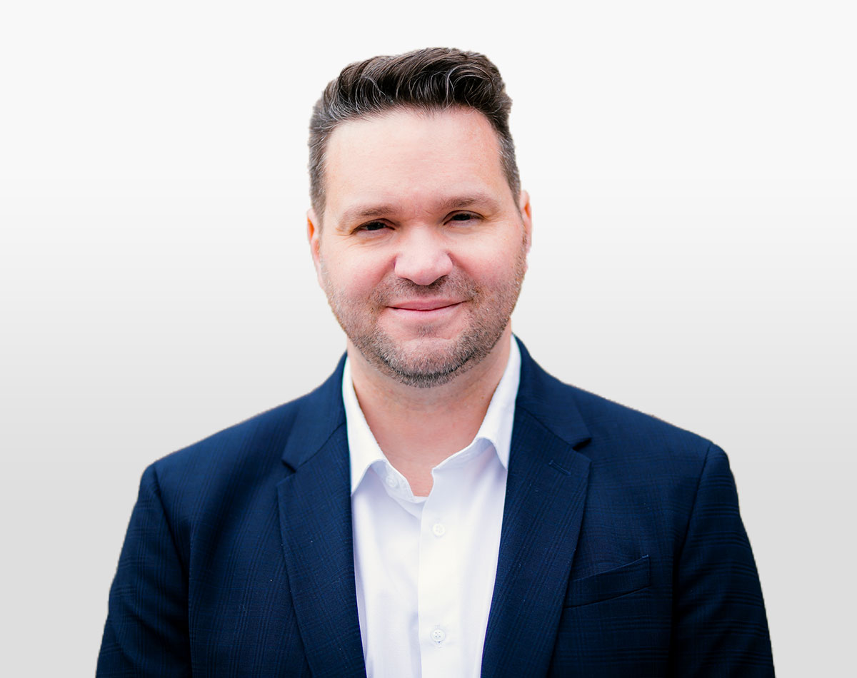 Kontaktieren Sie Niko Vettas